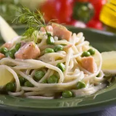 Pyszne spaghetti z rybą – 5 łatwych przepisów na każdą okazję