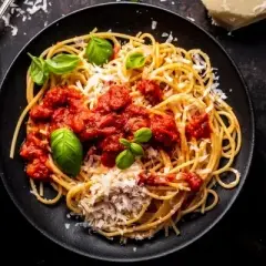 Przepis na sos do spaghetti, który zachwyci Twoich gości