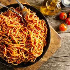 Szybkie spaghetti na patelni – prosty przepis na pyszne danie