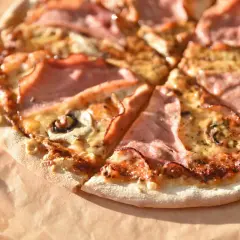 Jak przygotować pieczarki do pizzy, aby uniknąć wodnistego smaku