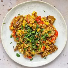 Ile kalorii ma risotto z kurczakiem i warzywami? Sprawdź, co wpływa na kaloryczność
