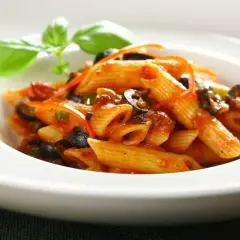 Pyszne spaghetti arrabiata: łatwy przepis na pikantny smak
