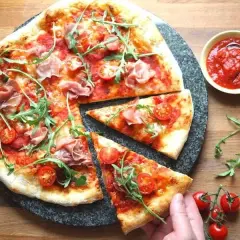 Jak się robi pizzę domową - prosta receptura na idealne ciasto