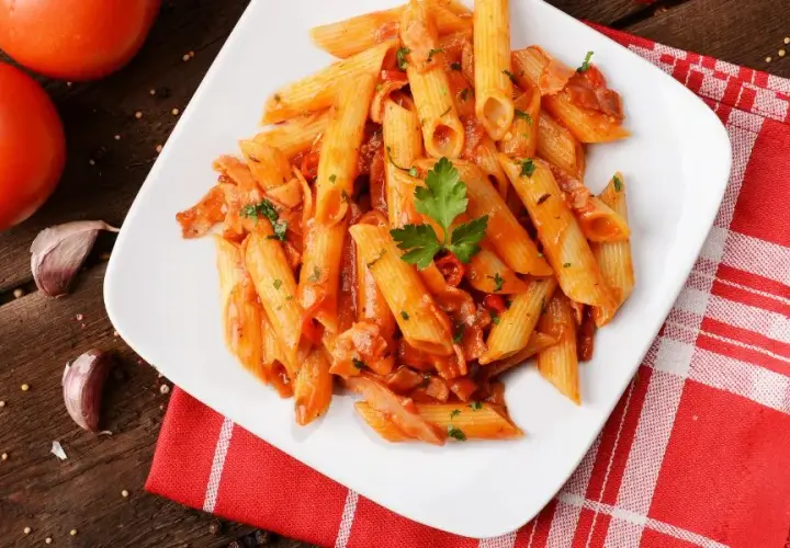 Penne arrabiata przepis – szybki i prosty sposób na pyszny obiad