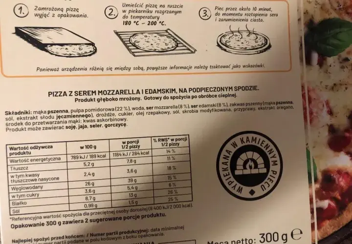 Jak długo piec pizzę Giuseppe? Instrukcja mówi: 10 minut w 180-200°C, do roztopienia sera i zarumienienia ciasta.