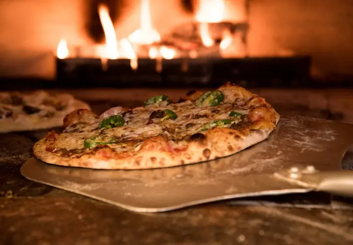 Ile pizz dziennie sprzedaje pizzeria? Zaskakujące statystyki sprzedaży