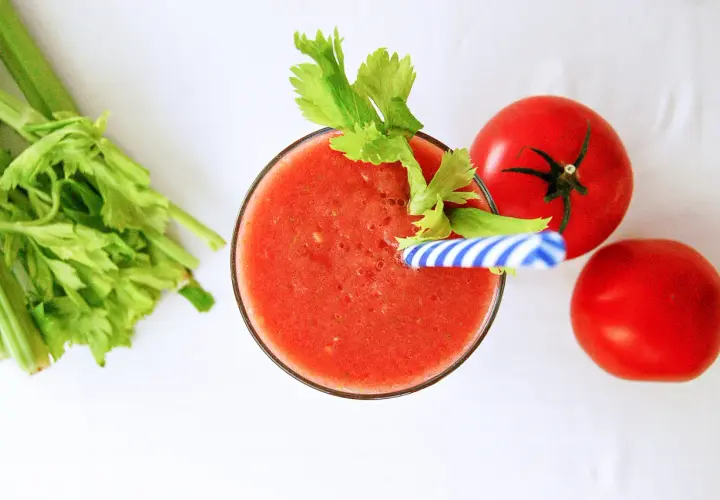 Zdrowy koktajl z pomidorów, który odmieni twoją dietę na lepsze