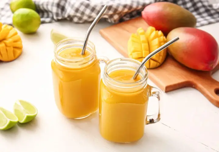 Koktajl z mango: orzeźwiający przepis na zdrowy napój latem