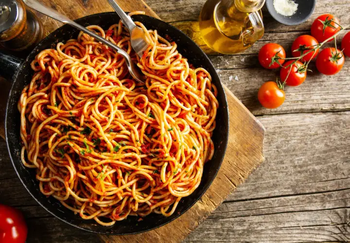 Szybkie spaghetti na patelni – prosty przepis na pyszne danie