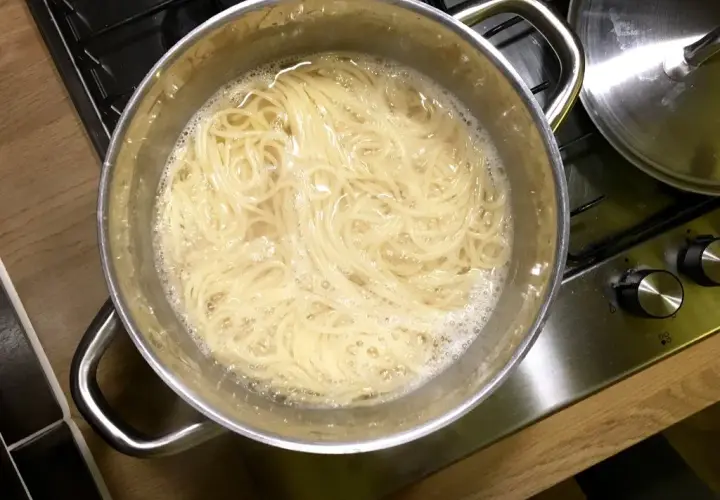 Ile kalorii ma ugotowany makaron? Zaskakujące różnice w kaloriach!