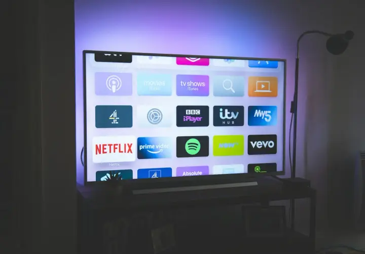 Telewizory smart dla gamingu: przyszłość dużego ekranu w świecie wymagających graczy