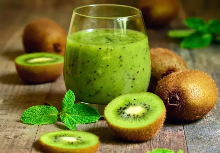 Szybki i zdrowy koktajl banan kiwi - przepis na pyszny napój