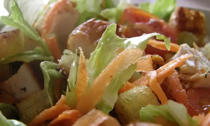Sałatka jak z McDonald's - zdrowa alternatywa, którą pokochasz