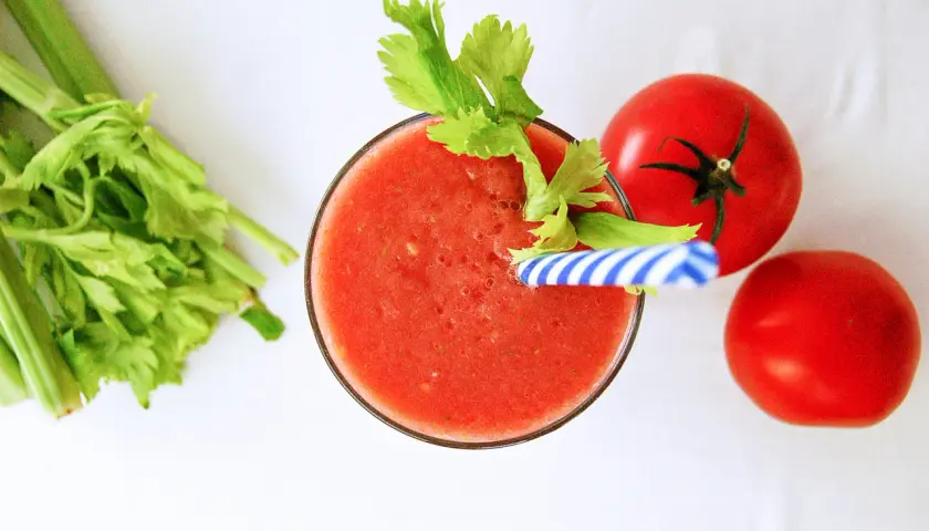 Zdrowy koktajl z pomidorów, który odmieni twoją dietę na lepsze