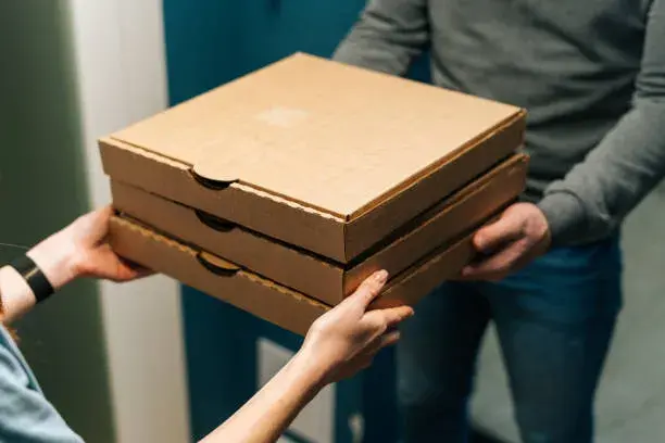 Co ma wspólnego ginekolog i dostawca pizzy? Zaskakujące podobieństwa