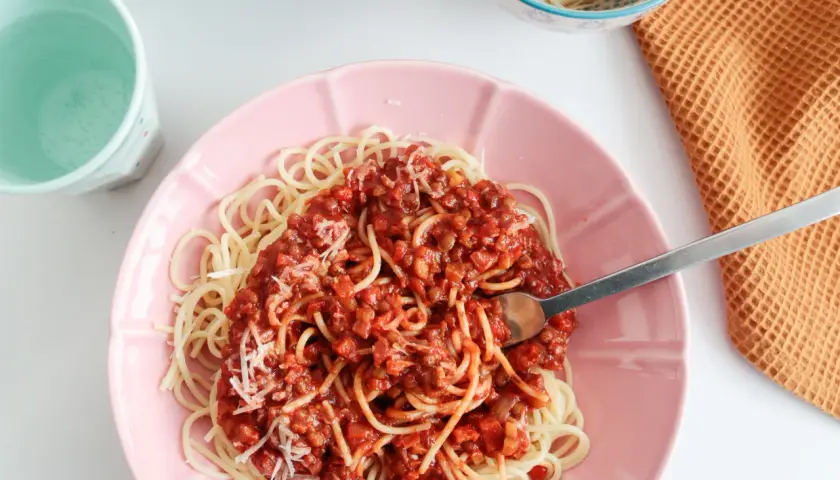 Wegetariańskie spaghetti bolognese, które zachwyci Twoje kubki smakowe