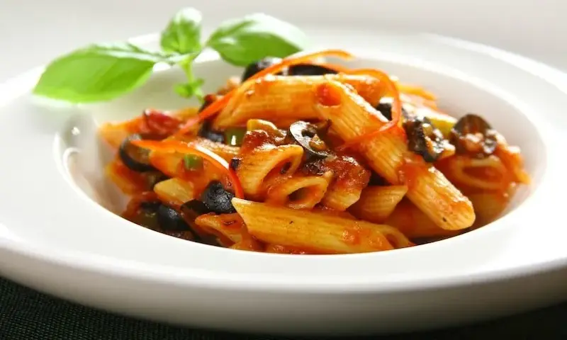 Pyszne spaghetti arrabiata: łatwy przepis na pikantny smak