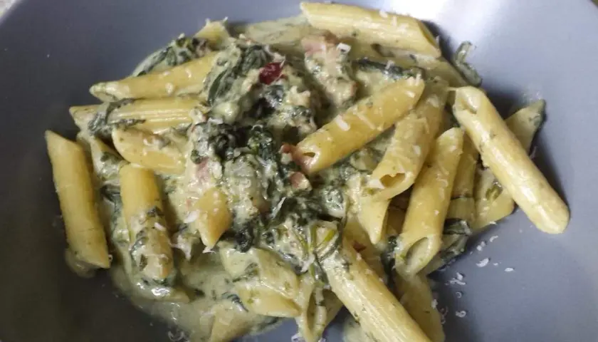 Szybki przepis na penne gorgonzola, który zachwyci Twoje podniebienie
