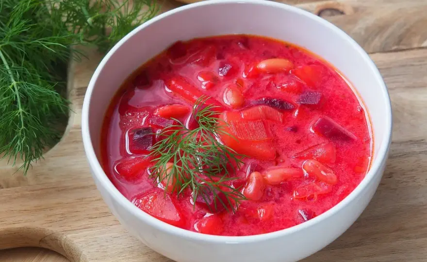 Barszcz ukraiński tradycyjny - Jak zachować idealny kolor i smak?