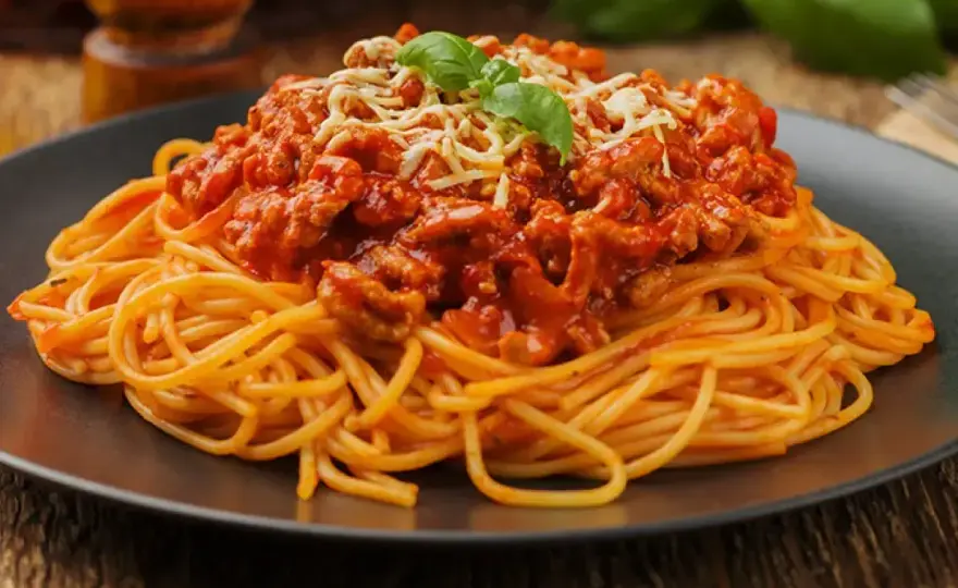 Jakie mięso do spaghetti? Sekrety idealnego sosu!