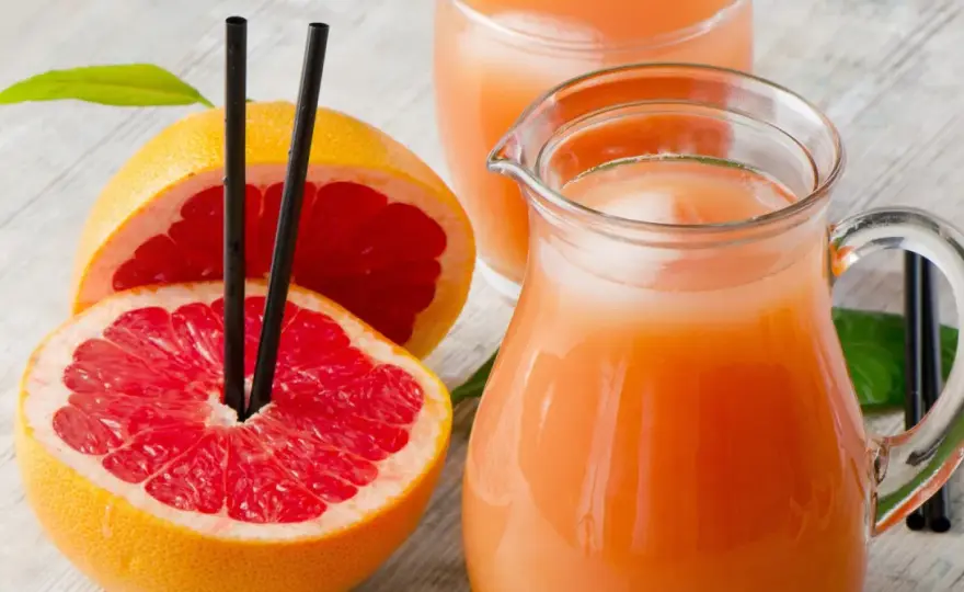 Sok z grejpfruta w drinkach - Jak uzyskać idealny balans smaku?