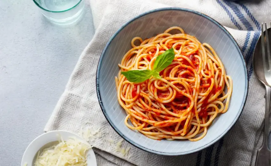 Przyprawy do spaghetti - Jak doprawić sos, by smakował idealnie?