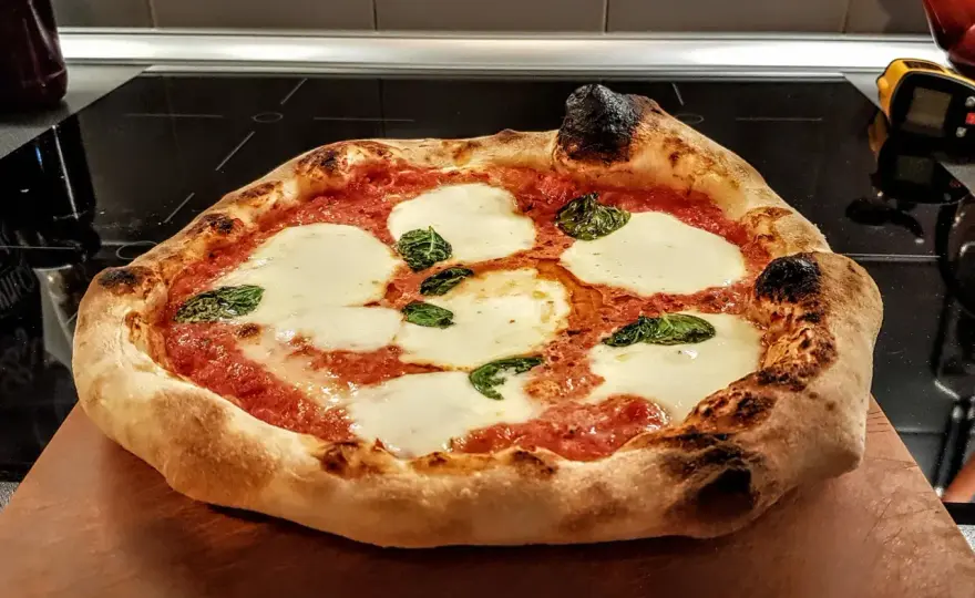 Pizza Guseppe 4 sery - Skład, kalorie i jak upiec ją idealnie?