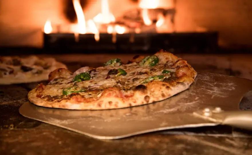 Ile pizz dziennie sprzedaje pizzeria? Zaskakujące statystyki sprzedaży