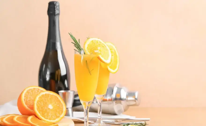 Koktajl Mimosa - Jak dobrać proporcje i wino, by smakował najlepiej?