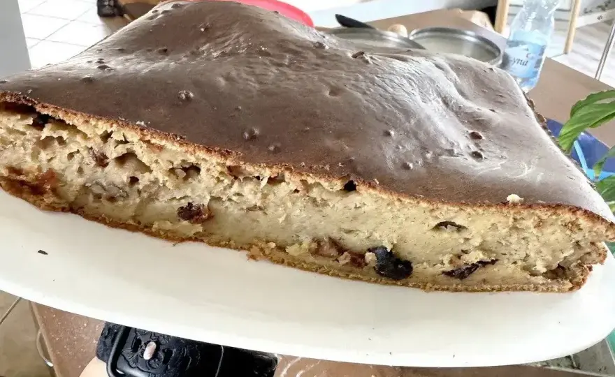 Dlaczego sernik opada - Jak upiec idealne ciasto bez krateru?