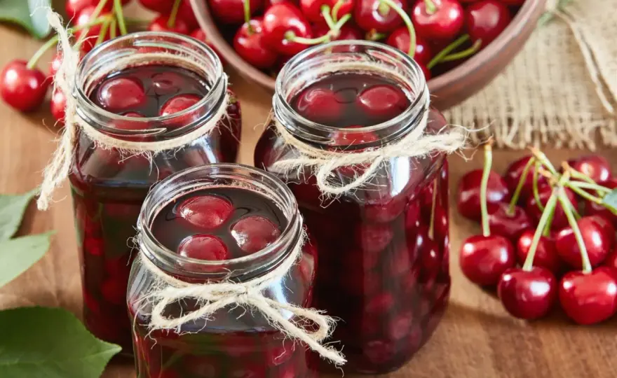 Kompot wiśniowy - idealny przepis. Zrób go krok po kroku!