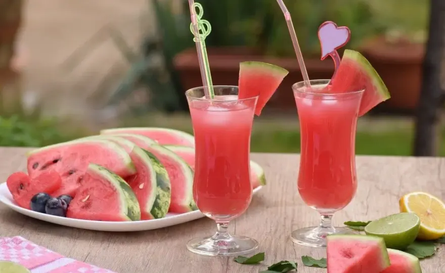 Lemoniada arbuzowa - idealna na upały? Sekrety smaku!