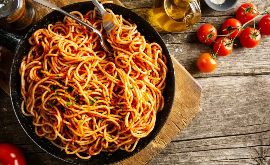 Szybkie spaghetti na patelni – prosty przepis na pyszne danie