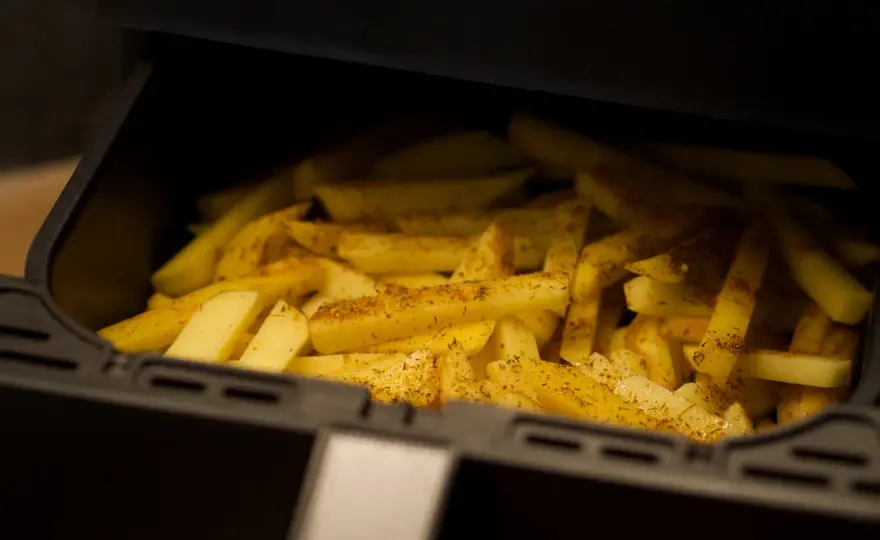 Najlepsze dania z airfryer - Co gotować, by zawsze były chrupkie?