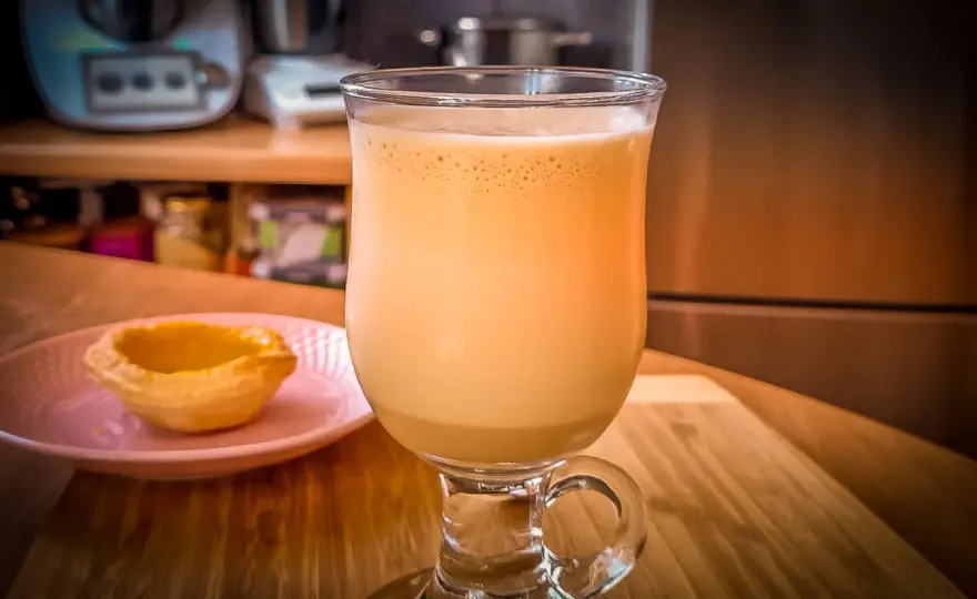 Mrożona kawa w Thermomixie - jak zrobić idealnie kremowy napój?