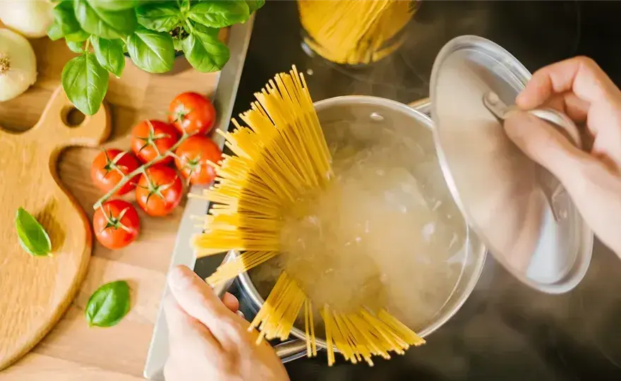 Jak długo gotować makaron, aby uzyskać idealną konsystencję al dente?