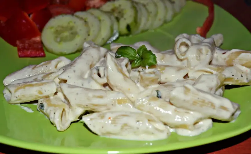 Makaron z mozzarellą - Jak zrobić idealnie kremowe danie bez błędów?