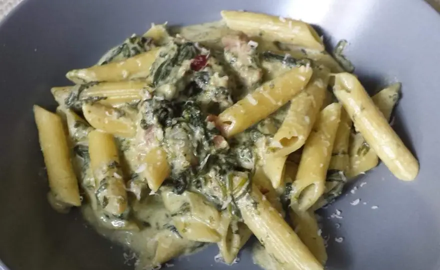 Szybki przepis na penne gorgonzola, który zachwyci Twoje podniebienie