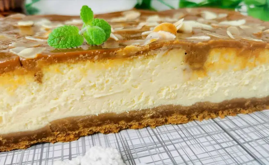 Sernik z mascarpone i budyniem - Jak upiec idealnie kremowe ciasto?