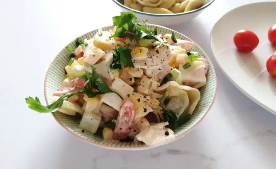 Sałatka z tortellini - przepis idealny? Odkryj sekrety smaku!