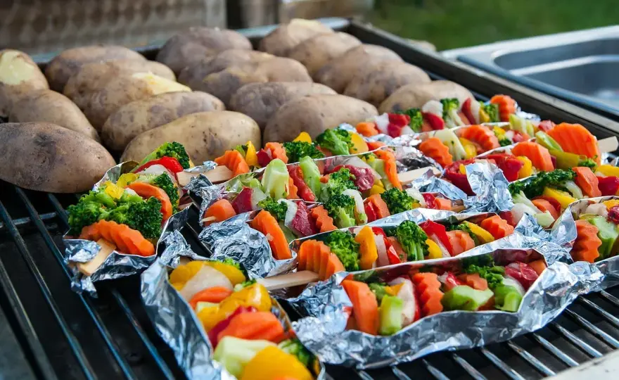 Najlepsze dodatki do grilla - Jak skomponować idealne menu?