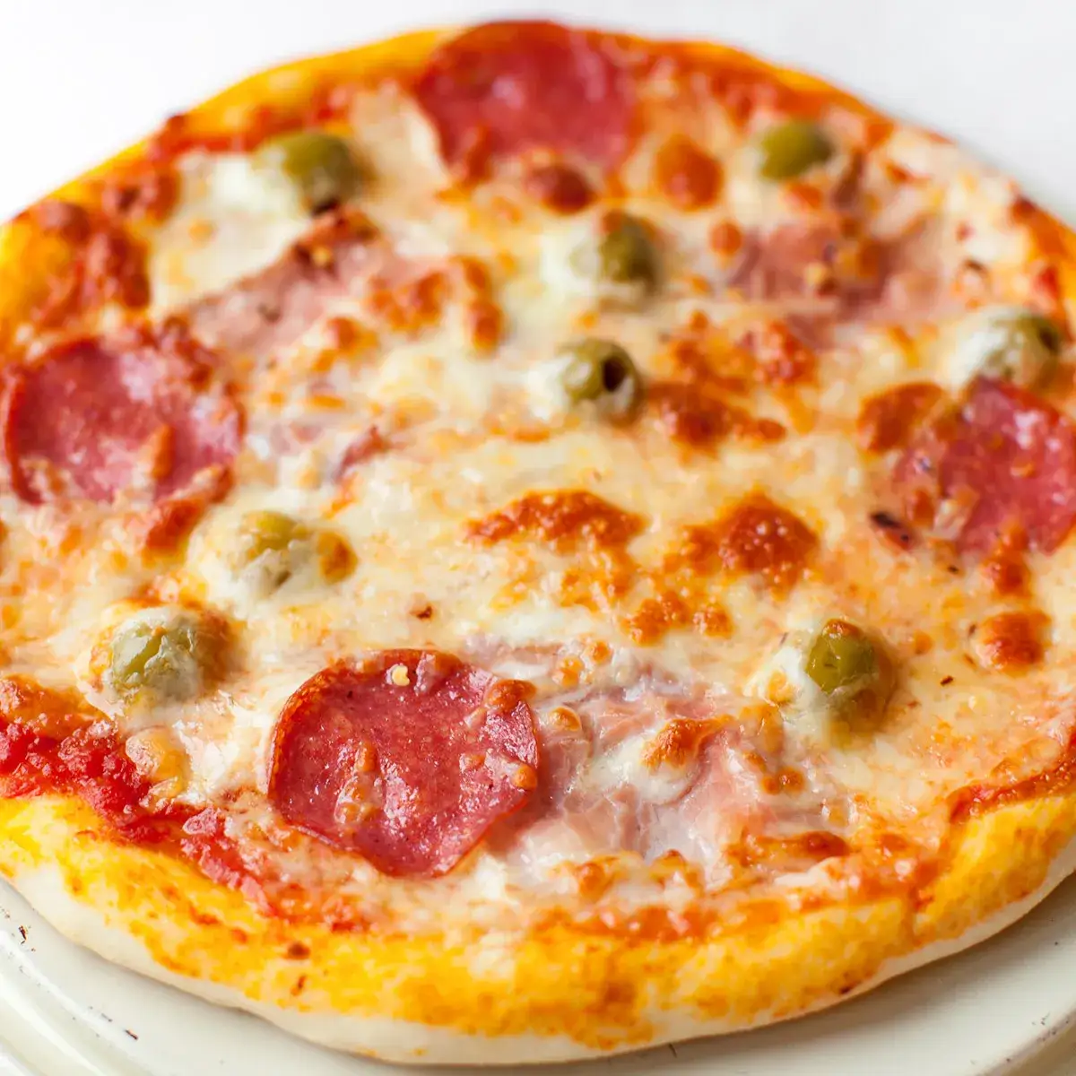 Zdjęcie Jak się robi pizzę domową - prosta receptura na idealne ciasto