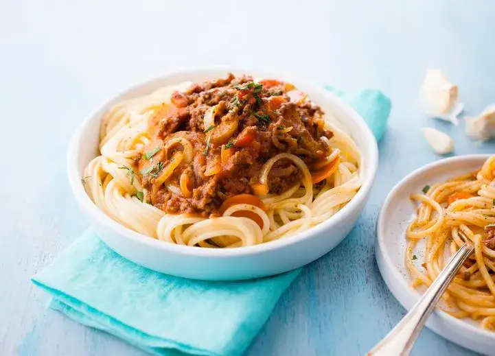 Zdjęcie Spaghetti pasta: poznaj tajemnice idealnego makaronu i przepisów